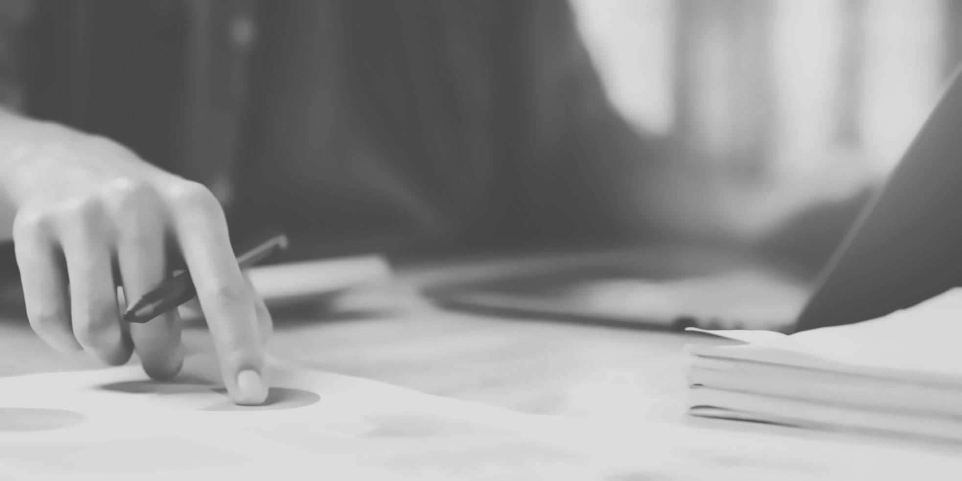 Interaktive Teilnehmer-Diskussion während Online-Sitzung